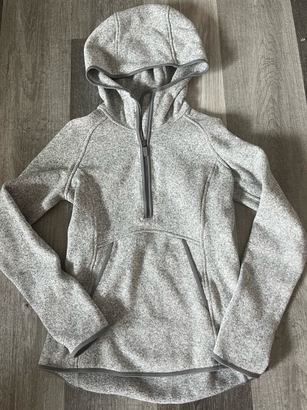 Lululemon Fleece & Thank You Pullover in
Heathered White / Battleship Sz 4